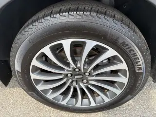 Lincoln Aviator 2023 AWD Reserve 4dr SUV