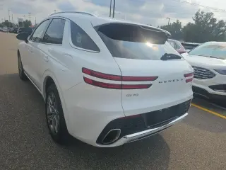 Genesis GV70 2025 AWD 2.5T Standard 4p SUV