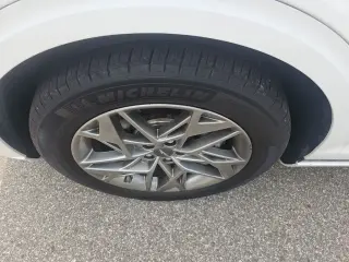 Genesis GV70 2025 AWD 2.5T Standard 4p SUV