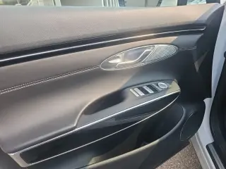 Genesis GV70 2025 AWD 2.5T Standard 4p SUV