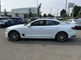 Genesis G70 2024 2.5T Standard 4dr Sedán