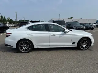 Genesis G70 2024 2.5T Standard 4dr Sedán