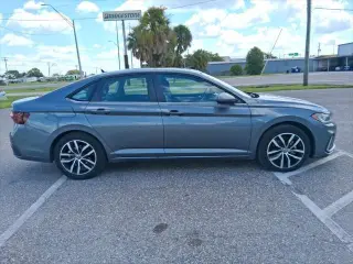 Volkswagen Jetta 2025 SE 4p Sedan
