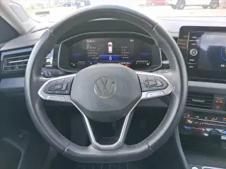Volkswagen Jetta 2025 SE 4p Sedan