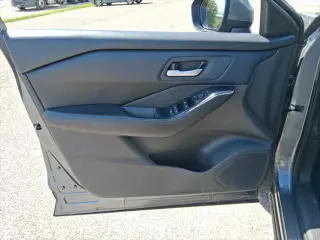 Nissan Rogue 2025 SV 4p Crossover