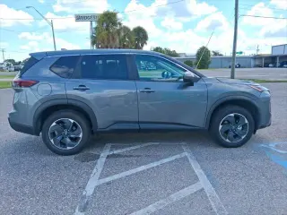 Nissan Rogue 2025 SV 4p Crossover
