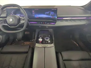 BMW Serie 5 2024 530i xDrive 4p Sedán tracción total