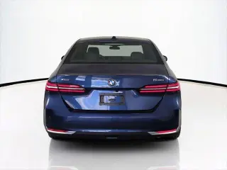 BMW Serie 5 2024 530i xDrive 4p Sedán tracción total