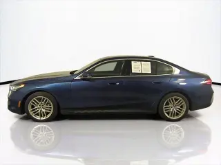 BMW Serie 5 2024 530i xDrive 4p Sedán tracción total