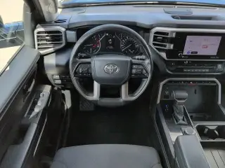 Toyota Tundra 2022 4x2 SR5 4p Doble Cabina Camioneta SB