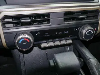 Toyota Tacoma 2024 4x4 SR5 4p Cab Doble 5.0 ft SB