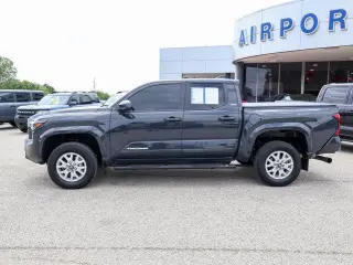 Toyota Tacoma 2024 4x4 SR5 4p Cab Doble 5.0 ft SB