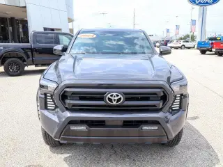 Toyota Tacoma 2024 4x4 SR5 4p Cab Doble 5.0 ft SB