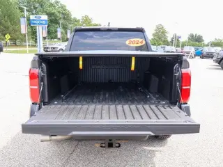 Toyota Tacoma 2024 4x4 SR5 4p Cab Doble 5.0 ft SB