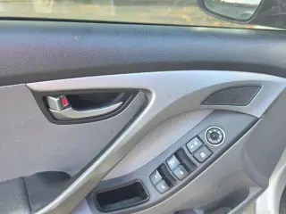 Hyundai ELANTRA 2015 SE 4p Sedan 6M