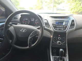 Hyundai ELANTRA 2015 SE 4p Sedan 6M