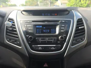Hyundai ELANTRA 2015 SE 4p Sedan 6M