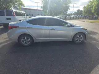 Hyundai ELANTRA 2015 SE 4p Sedan 6M