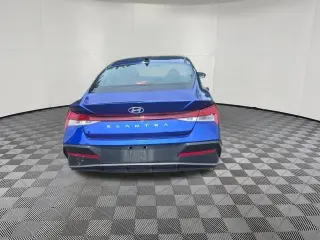 Hyundai ELANTRA 2024 SEL 4p Sedan