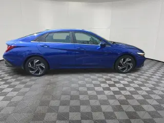 Hyundai ELANTRA 2024 SEL 4p Sedan