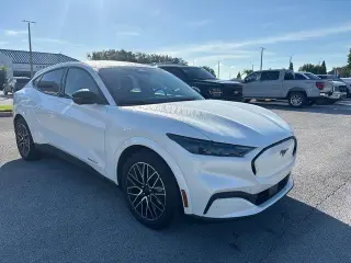 Ford Mustang Mach-E 2025 Premium 4p SUV