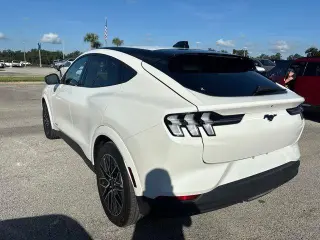 Ford Mustang Mach-E 2025 Premium 4p SUV