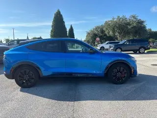 Ford Mustang Mach-E 2025 Premium 4p SUV
