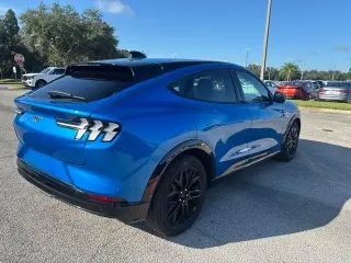 Ford Mustang Mach-E 2025 Premium 4p SUV