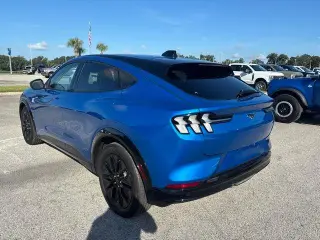 Ford Mustang Mach-E 2025 Premium 4p SUV