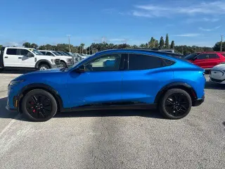 Ford Mustang Mach-E 2025 Premium 4p SUV