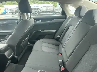 Kia K5 2023 LXS 4p Sedan