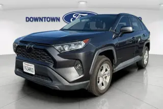 Toyota RAV4 2019 XLE 4p SUV