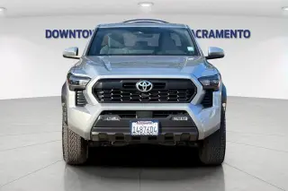 Toyota Tacoma 2025 4x4 SR5 4p Cabina Doble 5.0 ft SB