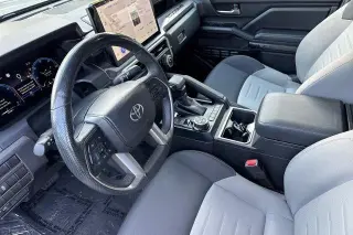 Toyota Tacoma 2025 4x4 SR5 4p Cabina Doble 5.0 ft SB