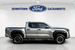 Toyota Tacoma 2025 4x4 SR5 4p Cabina Doble 5.0 ft SB
