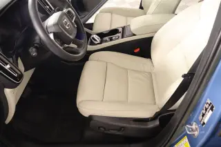 Volvo XC40 2023 AWD B5 Plus Tema Oscuro 4p SUV