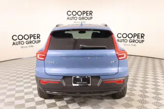 Volvo XC40 2023 AWD B5 Plus Tema Oscuro 4p SUV