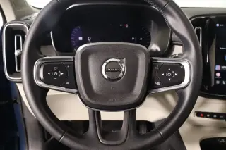 Volvo XC40 2023 AWD B5 Plus Tema Oscuro 4p SUV