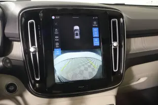 Volvo XC40 2023 AWD B5 Plus Tema Oscuro 4p SUV
