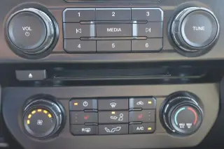 Ford F-150 2016 4x4 XLT 4p SuperCrew 5.8 ft. CA