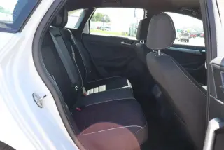 Volkswagen Jetta 2024 Sport 4p Sedán 8A
