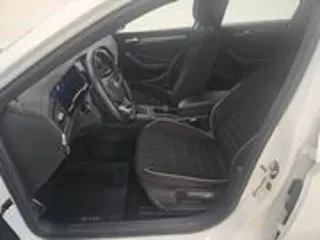 Volkswagen Jetta 2024 Sport 4p Sedán 8A