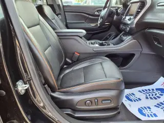 GMC Acadia 2022 4x4 AT4 4p SUV
