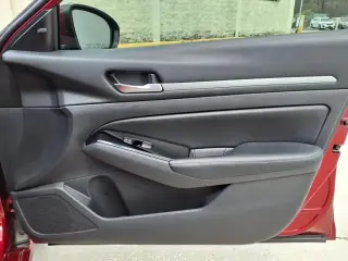 Nissan Altima 2023 tracción total 2.5 SV 4p Sedán