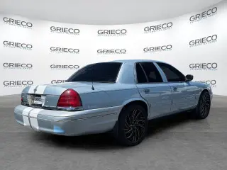 Ford Crown Victoria 2005 LX 4p Sedan