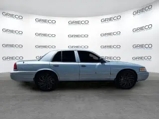 Ford Crown Victoria 2005 LX 4p Sedan
