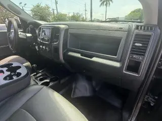 Ram 2500 2016 4x4 Tradesman Camioneta de cabina amplia de 4 puertas 8 pies LB