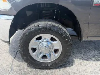 Ram 2500 2016 4x4 Tradesman Camioneta de cabina amplia de 4 puertas 8 pies LB