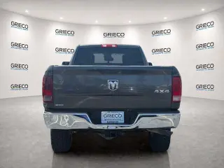 Ram 2500 2016 4x4 Tradesman Camioneta de cabina amplia de 4 puertas 8 pies LB