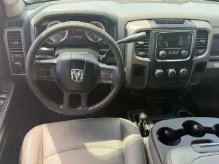 Ram 2500 2016 4x4 Tradesman Camioneta de cabina amplia de 4 puertas 8 pies LB
